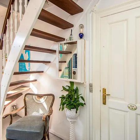 Semesterbostad Captain House In