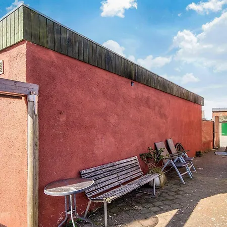 Semesterbostad Captain House In