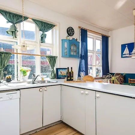 Semesterbostad Captain House In *